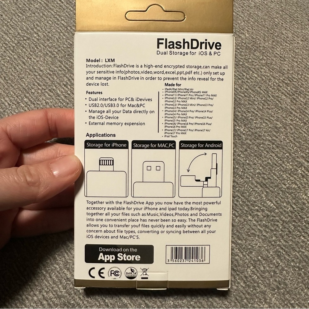Black Flash Drive for iOS & PC - Picture 4 of 8